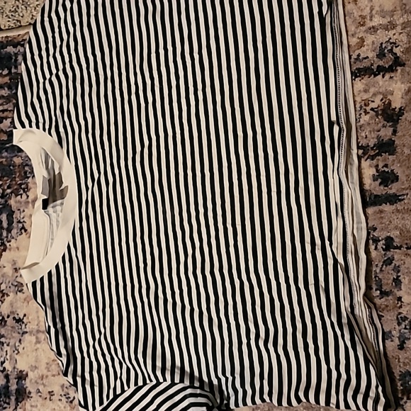 Crop top - Picture 1 of 3